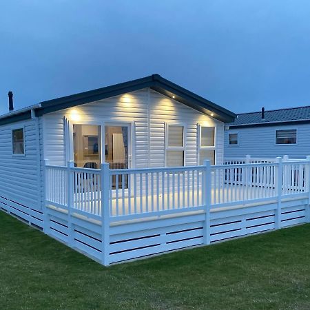Sandy Bay Lodge Нюбигин-край-морето Екстериор снимка
