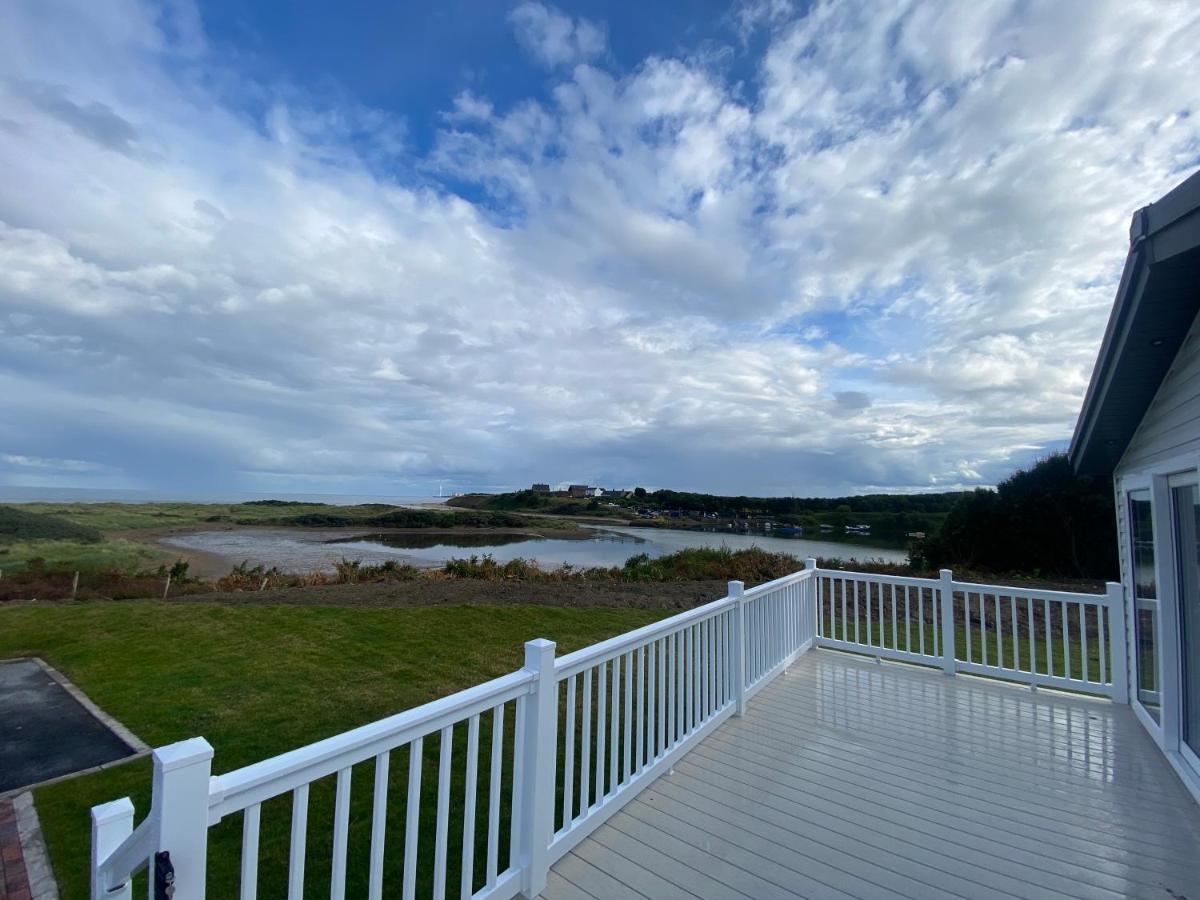 Sandy Bay Lodge Нюбигин-край-морето Екстериор снимка
